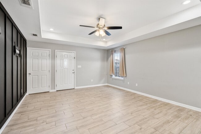 Building Photo - 1020 Tesoro Pass