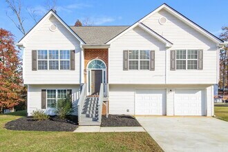 Building Photo - 100 Syracuse Ln