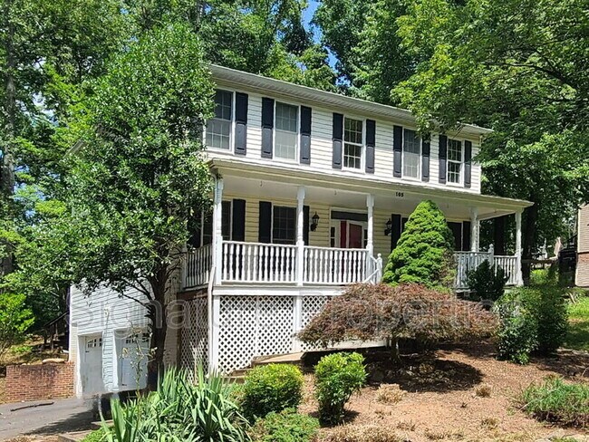 Foto del edificio - 105 Oakwood Dr