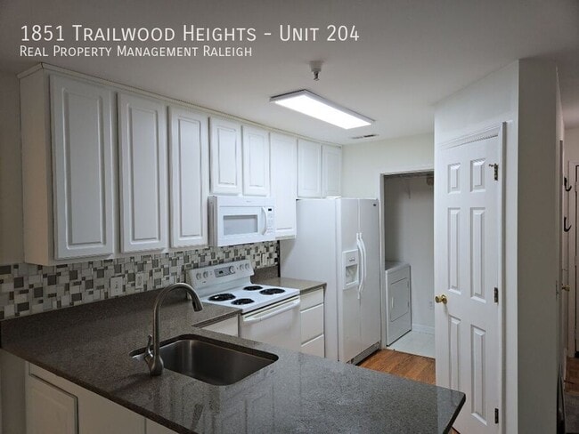 Foto del edificio - 1851 Trailwood Heights Ln
