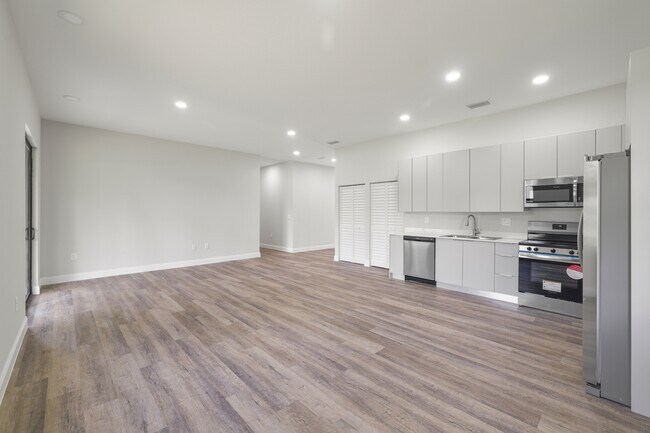 Foto del edificio - 827 Carpenter St E