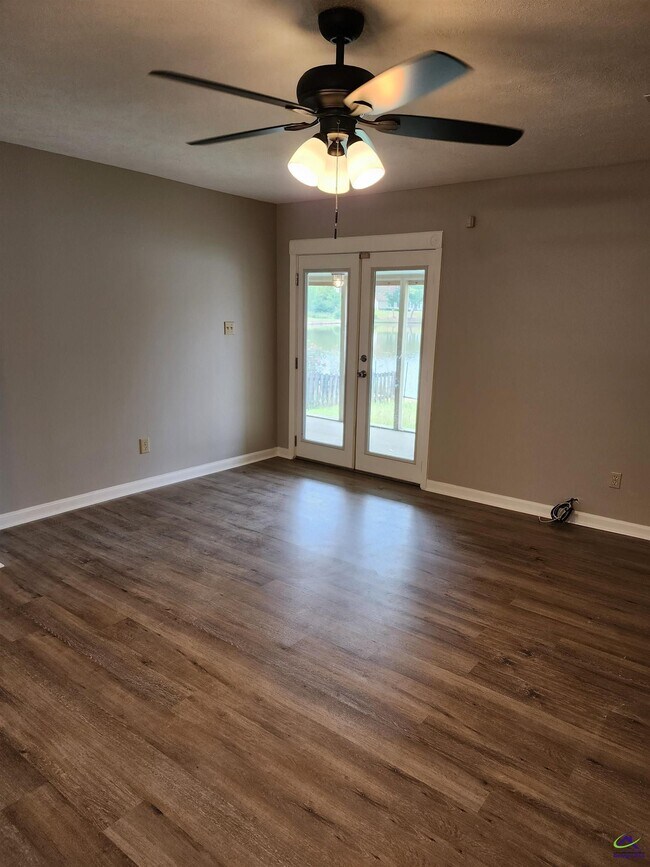 Foto del edificio - 106 Leisure Lake Ct