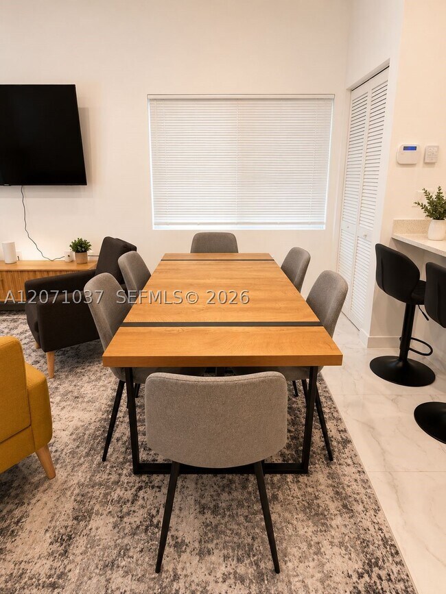 Foto del edificio - 5433 NW 5th Ave