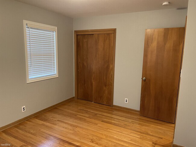 Building Photo - 3 br, 1 bath House - 2632 20th Ave N