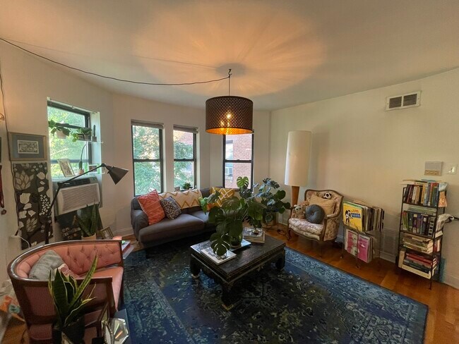 Foto del edificio - 1616 N Harding Ave
