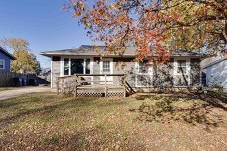 Building Photo - 2711 Maverick Ln