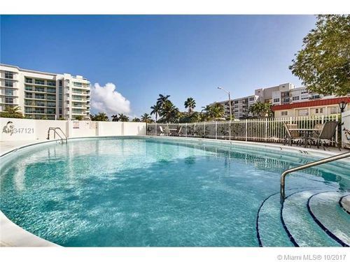 Building Photo - 1075 92nd St