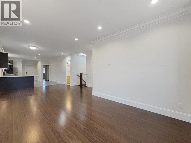 Building Photo - 6975 Dunblane Ave