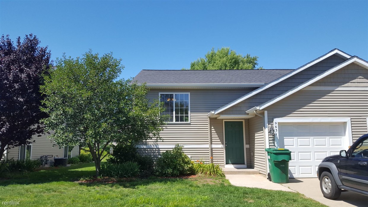 Foto principal - 9631 Little Creek Ct