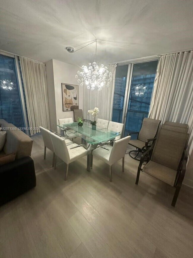 Foto del edificio - 485 Brickell Ave