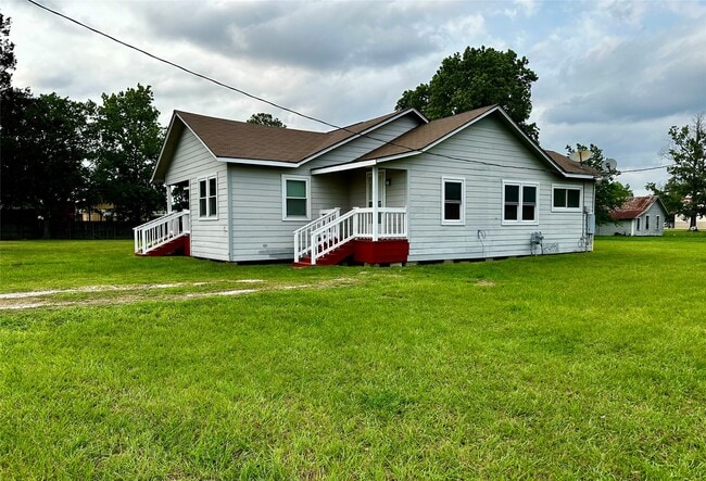 Building Photo - 318 Melton St