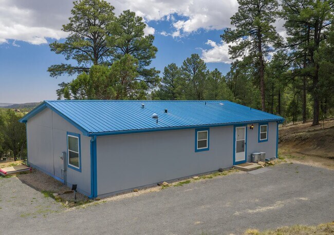 Foto del edificio - 111 Honeydew Ln