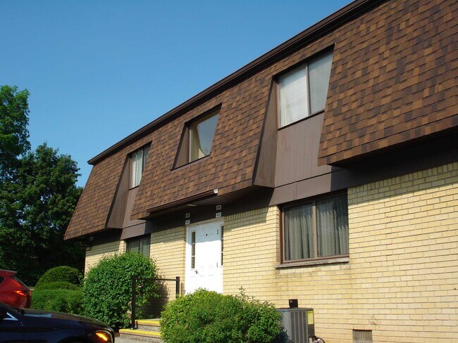 Foto del edificio - 614 Cherry Hill Dr