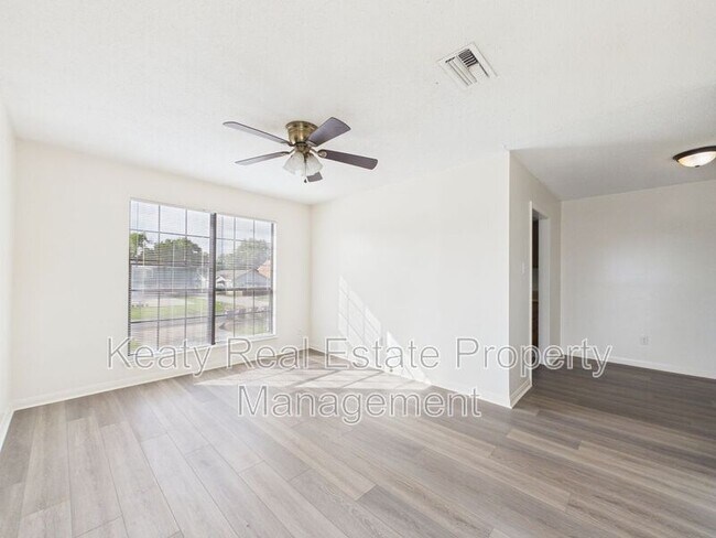 Foto del edificio - 110 Country Ln