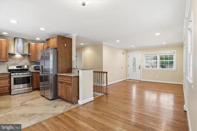 Foto del edificio - 7416 Sportsman Dr