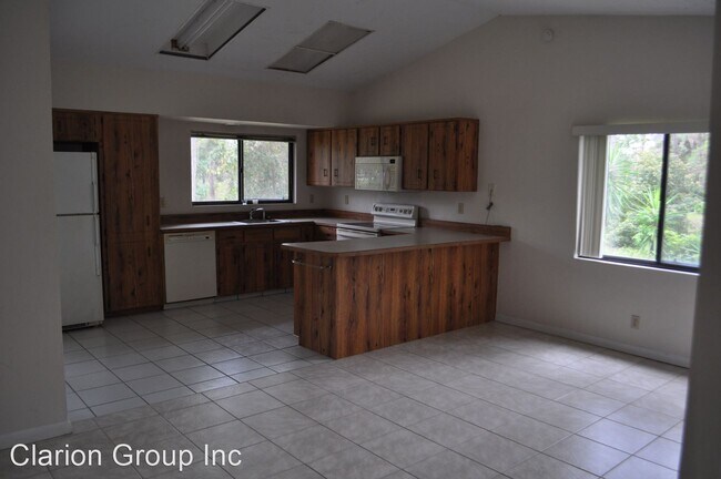 Building Photo - 2 br, 2 bath House - 127 Persimmon Drive