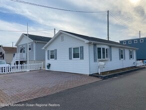 Building Photo - 103 W Dune Way