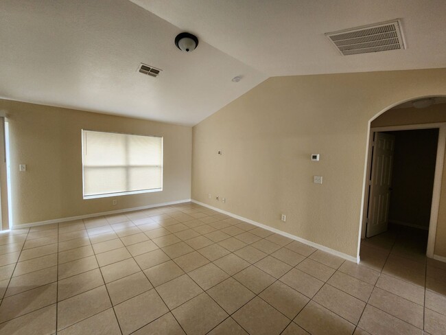 Building Photo - 1950-1952 Laverna Ave