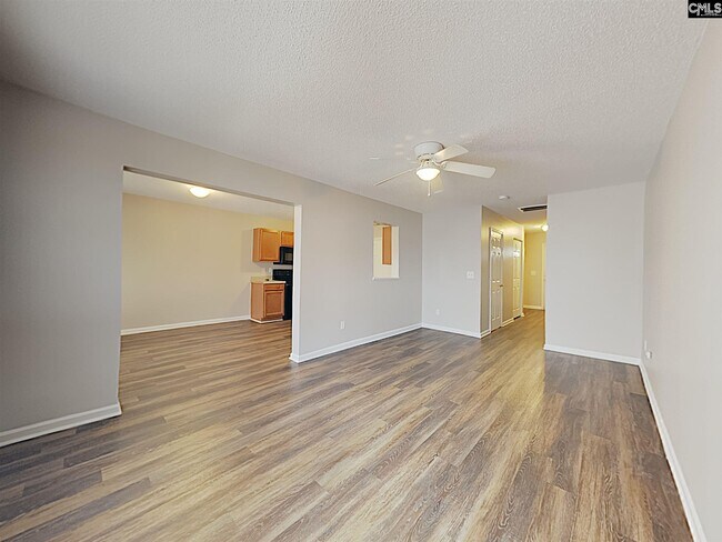 Building Photo - 157 Cottage Lake Way