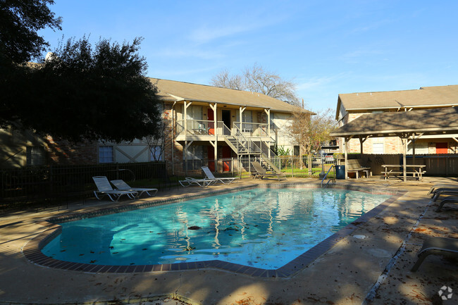 Piscina - The Colony of San Marcos