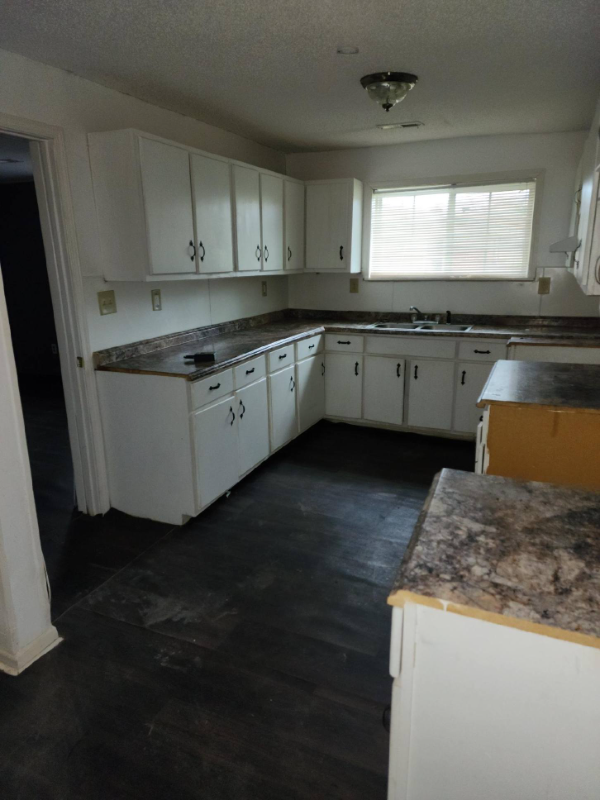 Building Photo - 206 N 11th Ave