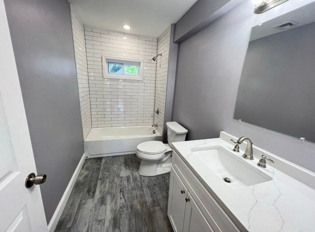 Primary Photo - 6 Charter St