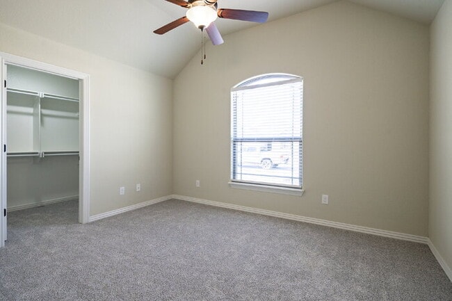Foto del edificio - 921 Sassafras Ln