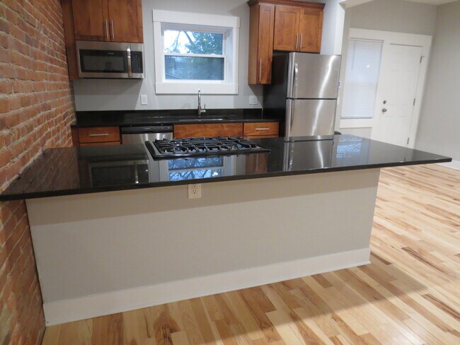 Foto del edificio - 4411 Franklin Blvd