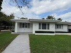 Foto principal - 547 Giralda Ave
