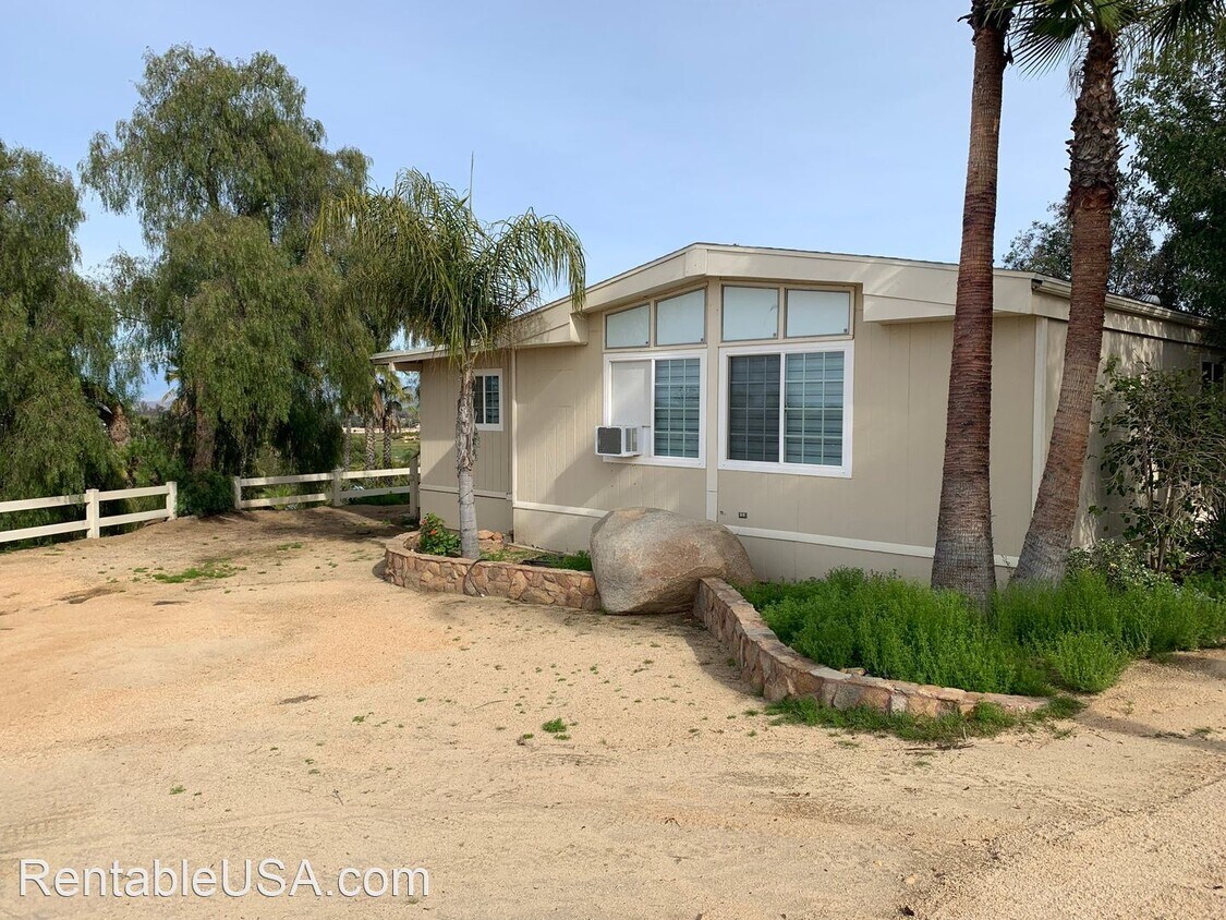 Foto principal - 4 br, 2 bath House - 33731 Gloria Rd