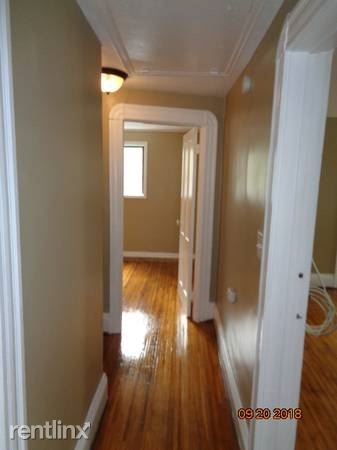 Building Photo - 4 br, 1 bath House - 12 Oriole St