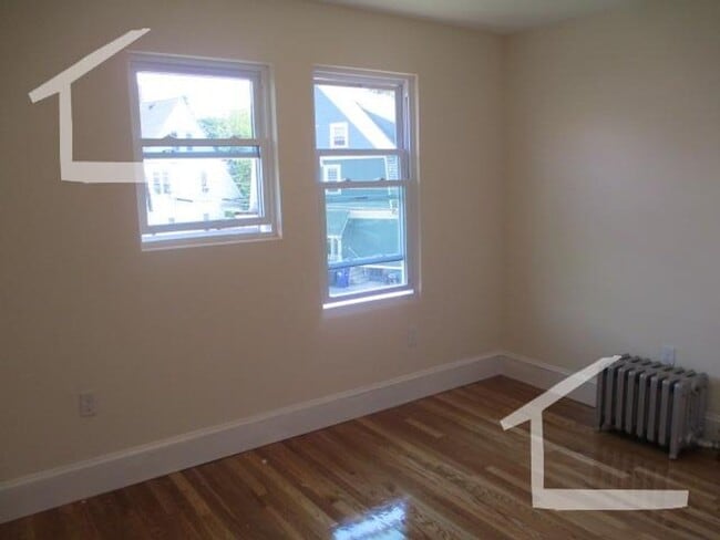 Foto del edificio - Nice 4 bed in Oak Square