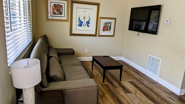sala de estar - 130 17th St N