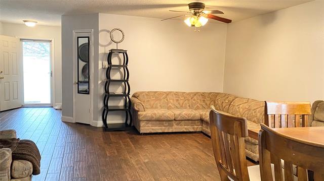 Building Photo - 1116 Willow Tree Dr