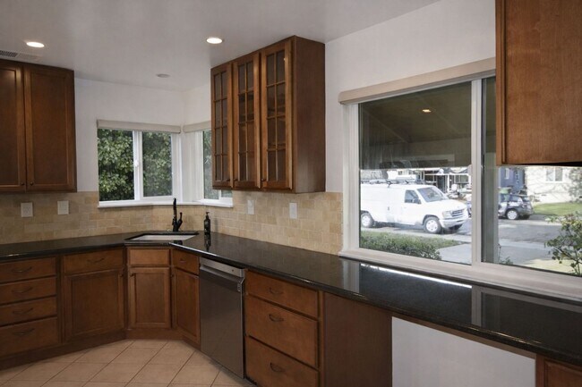 Foto del edificio - 5310 Callister Ave