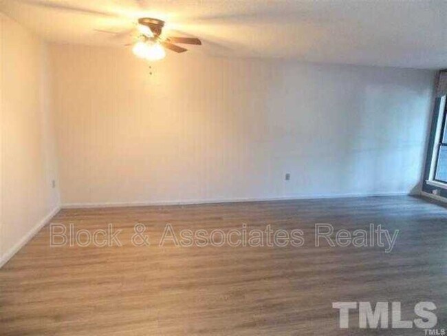 Building Photo - 3907 Summerwood Ct