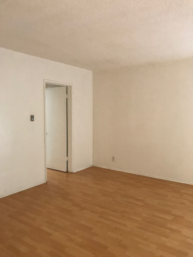 piso del dormitorio - 225 Bay St