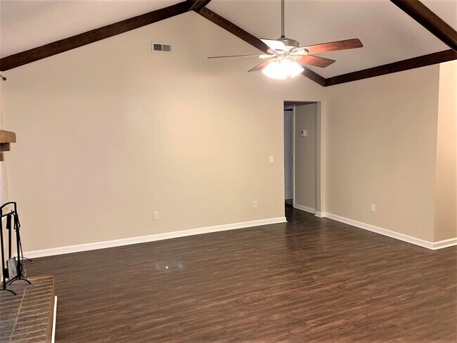 Foto del edificio - 8100 Meeting House Rd