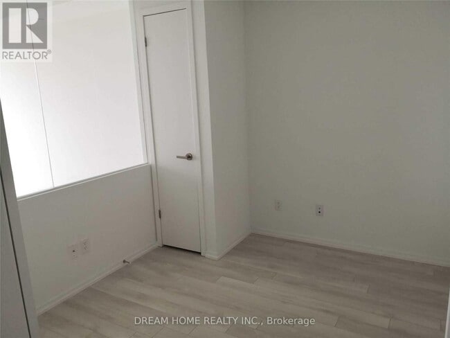 Photo du bâtiment - 197 Yonge St