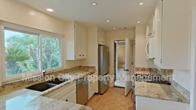 Foto del edificio - 622 Pine Spring Ln