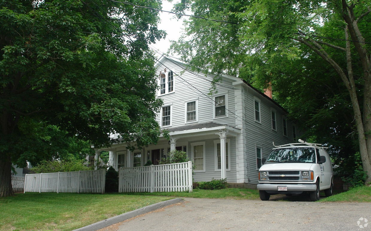 Primary Photo - 19 Central St