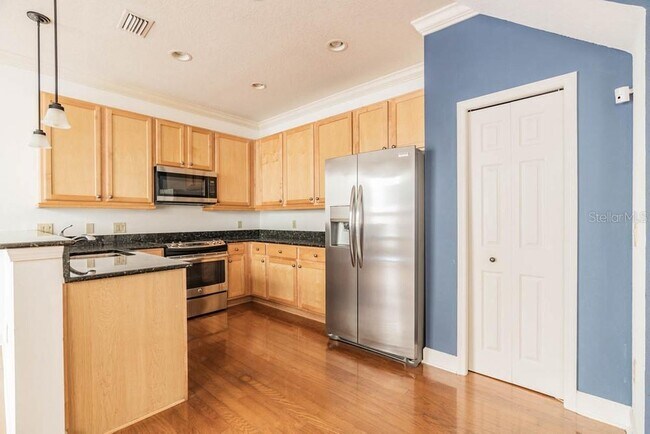 Photo - 109 S Packwood Ave Townhome