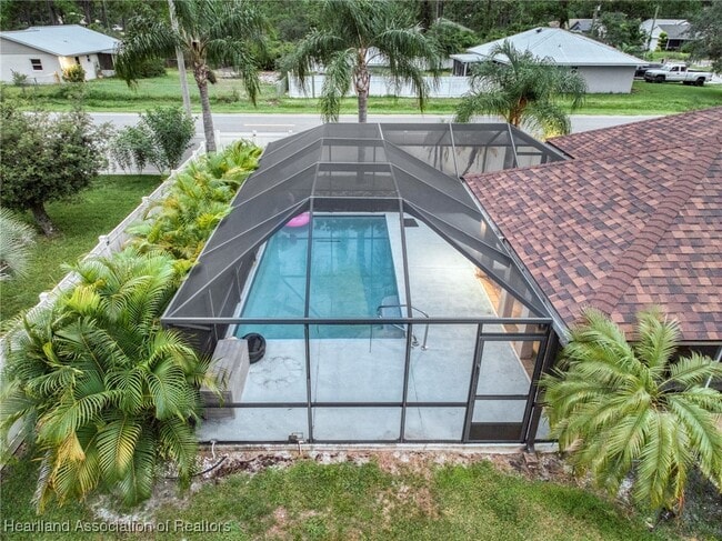 Foto del edificio - 268 Grosbeak Ave