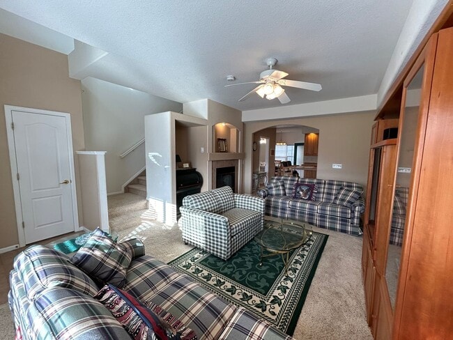 Foto del edificio - Fully Furnished 2 Bed, 2.5 Bath Fort Collins Townhome