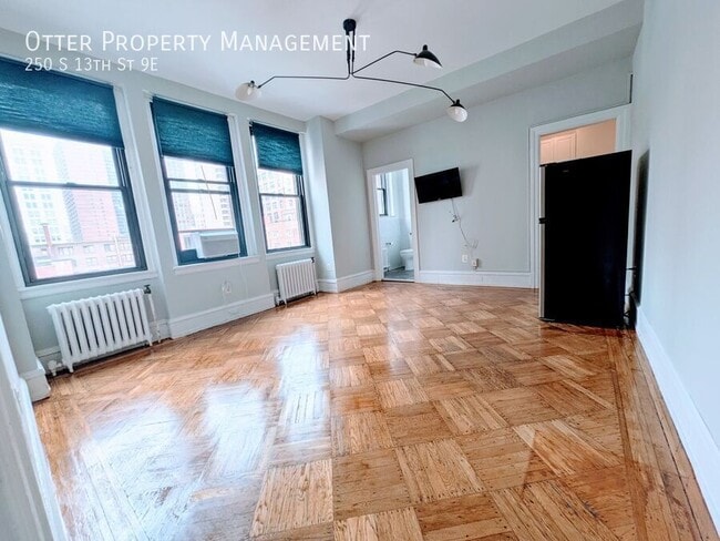 Building Photo - 250 S 13th St