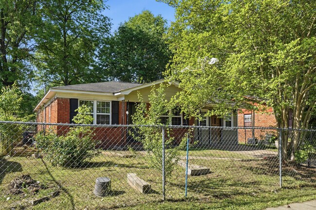 Foto del edificio - 2683 21st St