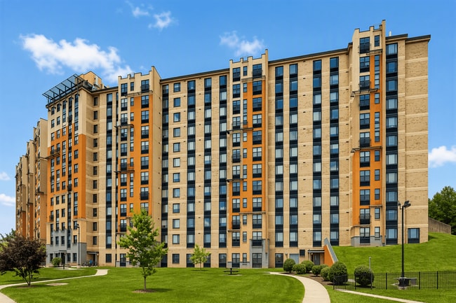 Building Photo - Overlook at Oxon Run