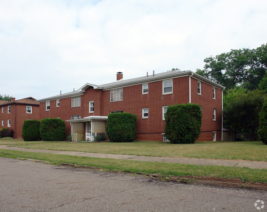 Building Photo - 1477 W Valentine Cir NW