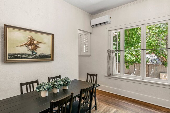 Foto del edificio - All-Utilities-Included Studio in Historic Bristol Manor | Pet Friendly