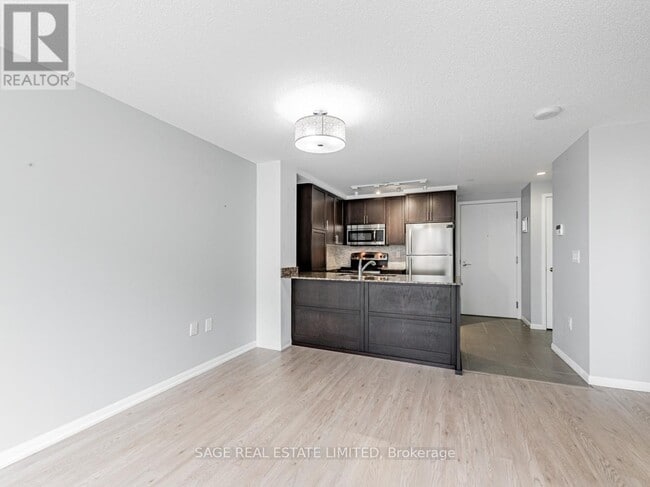 Building Photo - 830 Lawrence Ave W